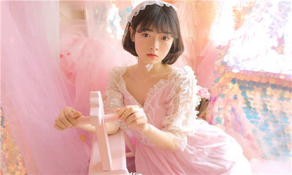 中原镇供卵试管代怀生子多少钱？这一直是很多不孕不育家庭关注的话题。在中国，不孕不育的发生率越来越高，根据《中国不孕不育现状调研报告》显示，育龄夫妇的不孕不育率从20年前的3%增长至现在的12.5%-18.2%，患者人数高达6000万以上。在这样的背景下，许多家庭通过供卵试管来实现自己的生育梦想。那么，供卵试管代怀生子的费用到底是多少呢？